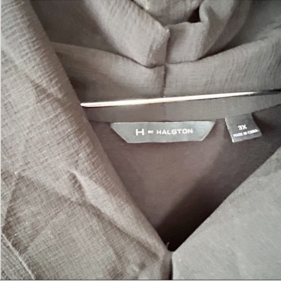 H by Halston Black Drape Front Knit w/ Chiffon V-neck Short Sleeve Top Size 3X - Picture 6 of 6